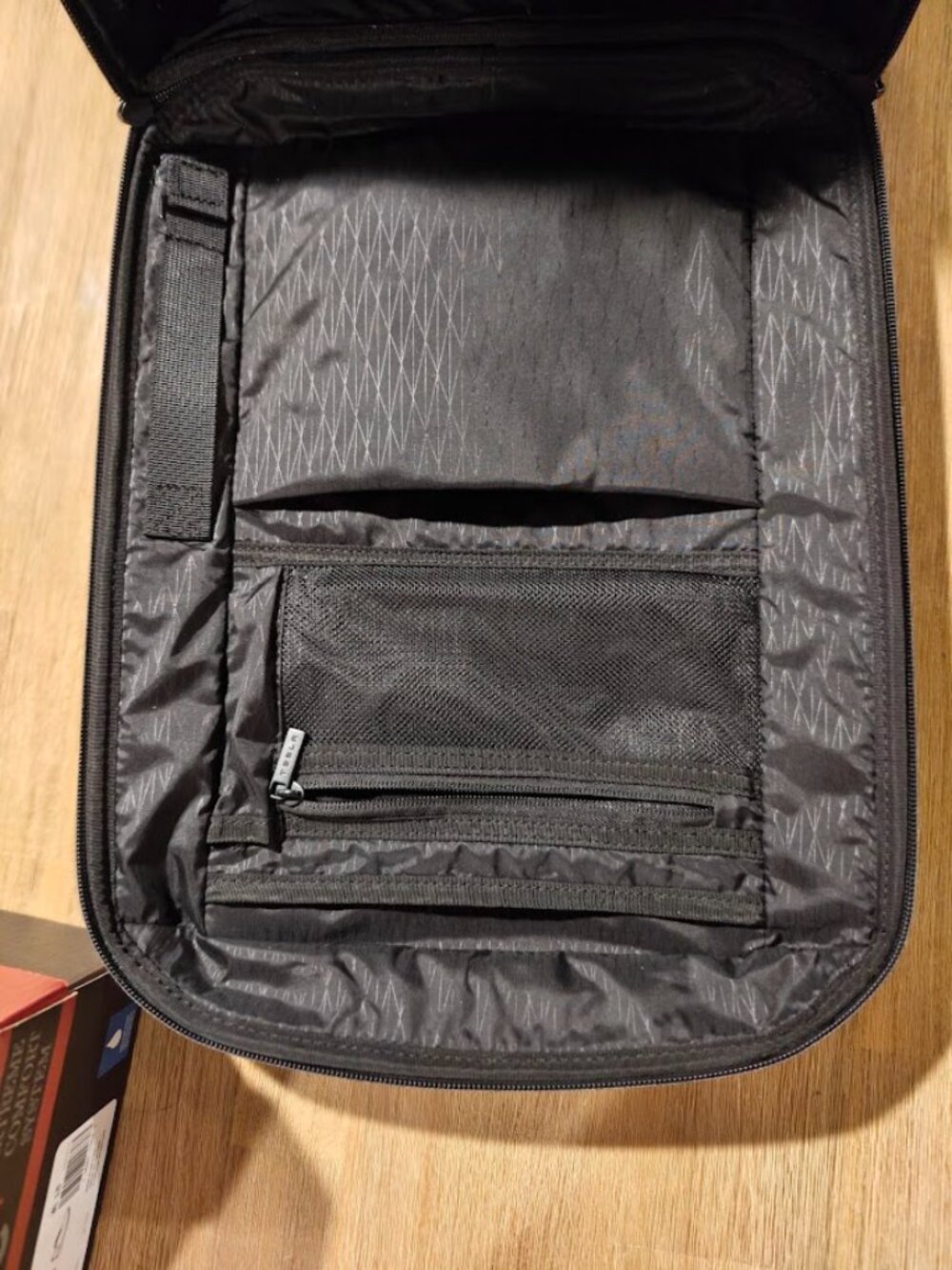 Tesla Core Backpack - Picture 7 of 7